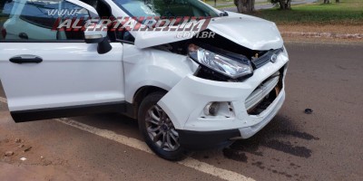 Colisão entre dois carros foi registrada nesta tarde de quinta-feira em Rolim de Moura