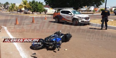 Acidente entre carro e moto foi registrado na Barão com 25 de Agosto em Rolim de Moura