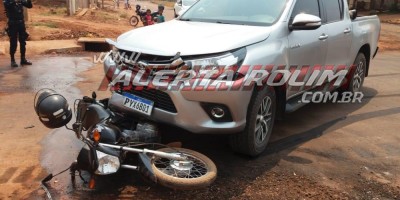 Motociclista é socorrido após ser atingido por Hilux no Boa Esperança em Rolim de Moura