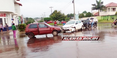Colisão entre dois carros foi registrada nesta quarta-feira em Rolim de Moura 
