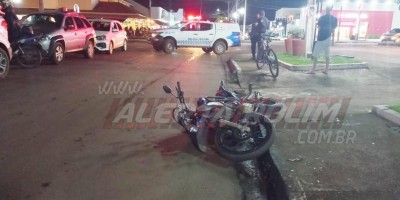 Condutor de carro invade preferencial, ocasiona acidente no Centro de Rolim de Moura e logo em seguida foge do local