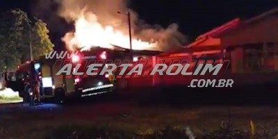 Casa é destruída por incêndio criminoso durante a madrugada em Rolim de Moura - Vídeo