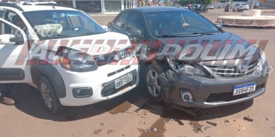 Colisão entre dois carros foi registrada no Centro de Rolim de Moura