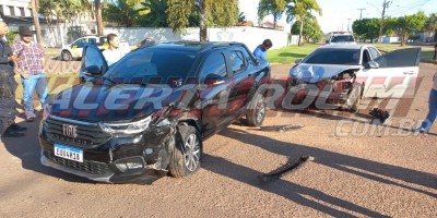 Colisão entre dois carros foi registrada nesta tarde em Rolim de Moura