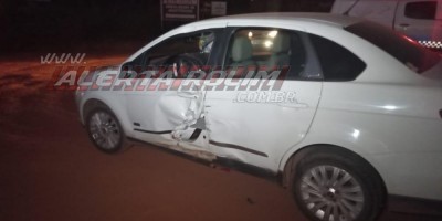 Adolescente foi socorrido após bater moto em lateral de carro na RO 010 em Rolim de Moura 