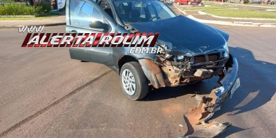 Terceiro acidente de trânsito do dia envolveu dois carros e uma bicicleta em Rolim de Moura
