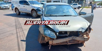 Polícia Militar registrou acidente de trânsito envolvendo dois carros nesta manhã em Rolim de Moura