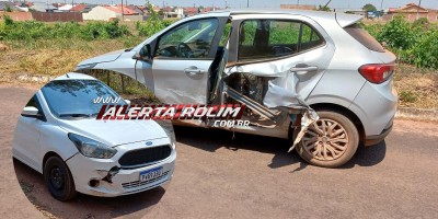 Colisão entre dois carros foi registrada no Jequitibá nesta quarta-feira em Rolim de Moura