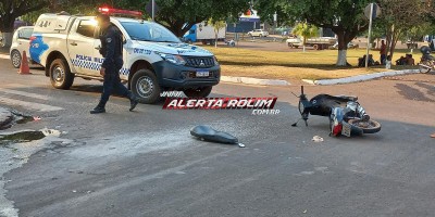 Manhã de sábado registra acidente envolvendo moto e carro no Centro de Rolim de Moura