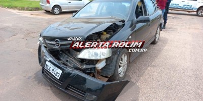 Colisão entre dois carros foi registrada nesta tarde em Rolim de Moura