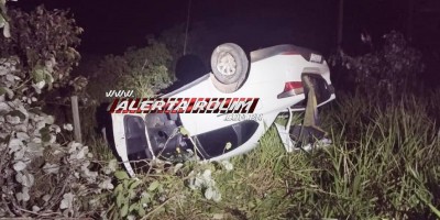 Capotamento de carro foi registrado na noite de domingo na RO 383 em Rolim de Moura