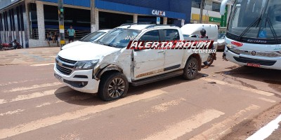 Colisão lateral entre ônibus e caminhonete foi registrada nesta terça-feira em Rolim de Moura
