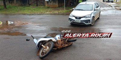 Terceiro acidente de trânsito desta terça-feira envolveu carro e moto deixou um ferido em Rolim de Moura
