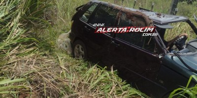Três pessoas foram socorridas após carro capotar nesta sexta-feira na RO 010 em Rolim de Moura