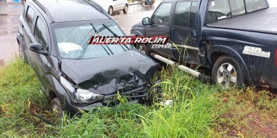 Colisão entre dois carros marcou o terceiro acidente de trânsito nesta segunda-feira em Rolim de Moura