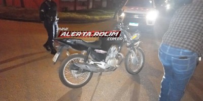 Motorista de carro fugiu do local após bater em moto em Rolim de Moura