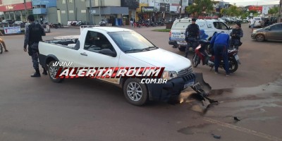 Acidente entre carro e moto foi registrado nesta tarde no Centro de Rolim de Moura