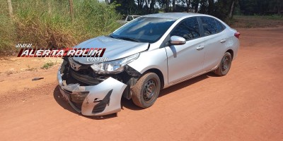 Colisão entre dois carros foi registrada no bairro Industrial em Rolim de Moura