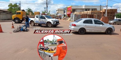 Condutora de moto ficou ferida ao ser atingida por táxi nesta sexta-feira em Rolim de Moura 