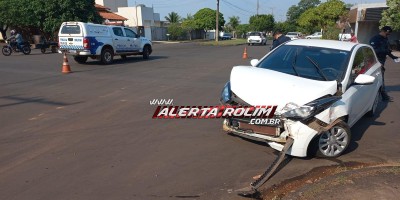 Colisão entre dois carros foi registrada nesta tarde em Rolim de Moura 