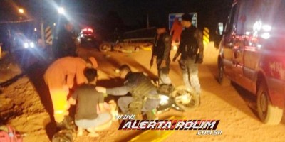 Colisão entre duas motos na ponte do Rio Anta deixou mulher com fratura no braço, em Rolim de Moura