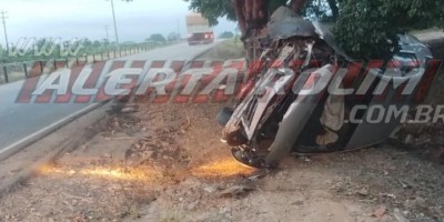 Mãe e filha sofreram fraturas de pernas após veículo capotar na RO 383, em Santa Luzia do Oeste 
