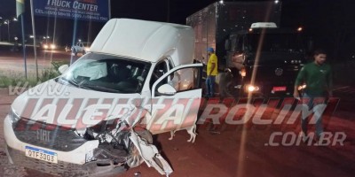 Colisão entre caminhão e carro foi registrada na noite de sábado na RO 010, em Rolim de Moura