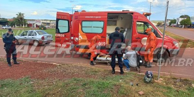 Acidente de trânsito envolvendo carro e moto deixou uma pessoa ferida, em Rolim de Moura