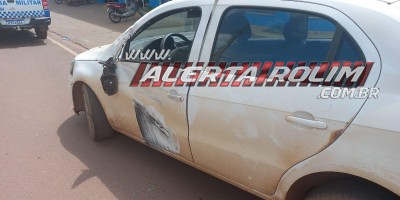Acidente de trânsito envolvendo carro e caminhão boiadeiro foi registrado nesta tarde em Rolim de Moura