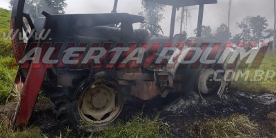 Incêndio criminoso destruiu trator em propriedade rural de Novo Horizonte do Oeste 