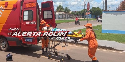 Passageira de moto ficou ferida após colisão com carro, em Rolim de Moura
