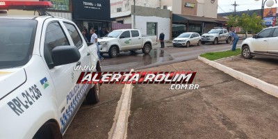 Colisão entre caminhonetes foi registrada nesta manhã, em Rolim de Moura