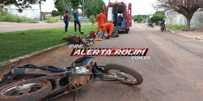 Condutora de moto fraturou um dos braços após colisão traseira, em Rolim de Moura 
