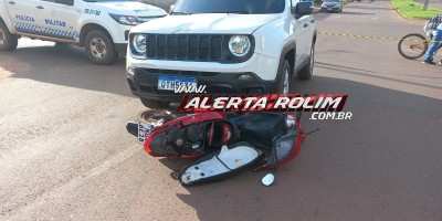 Mulher foi socorrida após ter moto atingida por carro nessa tarde, em Rolim de Moura