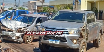 Acidente de trânsito envolvendo dois veículos foi registrado em Rolim de Moura