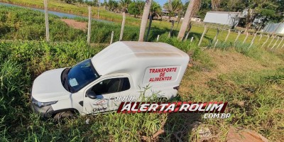 Após passar mal, motorista perdeu controle da direção e saiu da pista nessa manhã, em Rolim de Moura