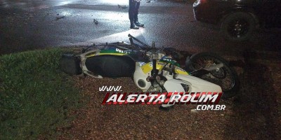 Policial Militar foi atingido por carro que avançou a preferencial nesta noite, em Rolim de Moura