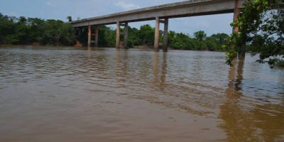 URGENTE – Bombeiros e PM foram informados de que homem teria se jogado da ponte do Rio Machado na RO 479; equipes estão no local 