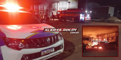 Incêndio foi registrado em oficina mecânica durante a noite de segunda-feira, em Rolim de Moura - Vídeo