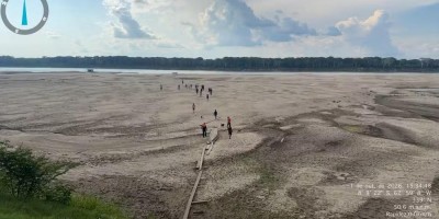 Rio Madeira vira 'deserto' de areia e Porto Velho entra em estado de emergência