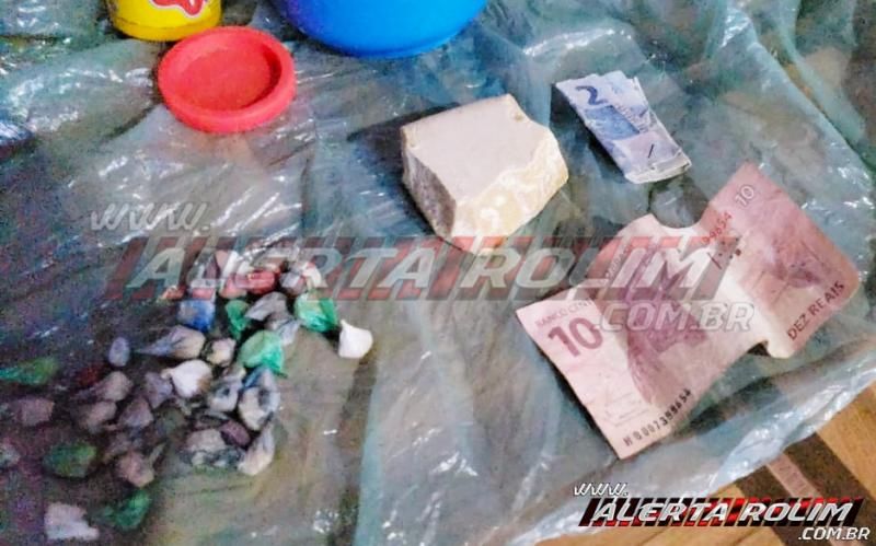 Suspeitos de tráfico são presos pela PM, em Rolim de Moura; drogas, dinheiro e produtos de procedência duvidosa foram apreendidos 