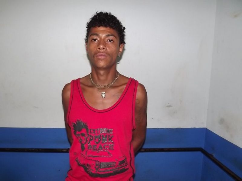Rolim de Moura – Polícia Militar detém homem que furtou carteira e pediu dinheiro para devolver Rolim de Moura – Polícia Militar detém homem que furtou carteira e pediu dinheiro para devolver