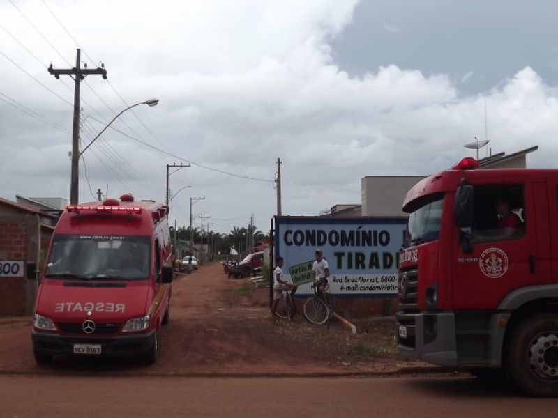 Rolim de Moura –  Princípio de incêndio em residência no condomínio Tiradentes Rolim de Moura –  Princípio de incêndio em residência no condomínio Tiradentes
