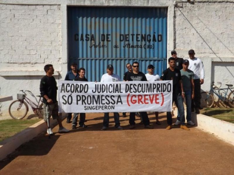 Rolim de Moura –  Agentes Penitenciários deflagram greve por tempo indeterminado Rolim de Moura –  Agentes Penitenciários deflagram greve por tempo indeterminado