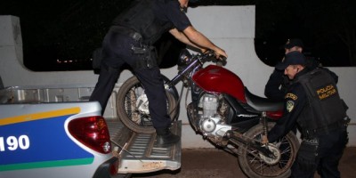 Rolim de Moura – Motocicleta roubada é recuperada pela Polícia Militar