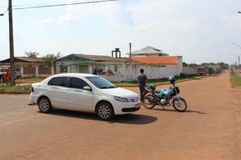 Rolim de Moura – Taxista e Mototaxista se envolvem em acidente de trânsito Rolim de Moura – Taxista e Mototaxista se envolvem em acidente de trânsito