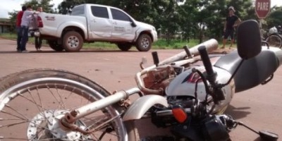 Rolim de Moura –  Colisão entre Caminhonete da Prefeitura Municipal e uma Motocicleta deixa duas pessoas feridas