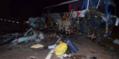 Mato Grosso do Sul - Colisão entre ônibus da Eucatur e caminhão deixa três mortos e quase 20 feridos Mato Grosso do Sul - Colisão entre ônibus da Eucatur e caminhão deixa três mortos e quase 20 feridos