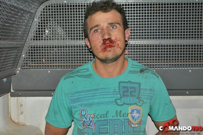 Ji-Paraná - Após intensa perseguição e troca de tiros, PM prende dupla que estava fazendo um verdadeiro arrastão  Ji-Paraná - Após intensa perseguição e troca de tiros, PM prende dupla que estava fazendo um verdadeiro arrastão