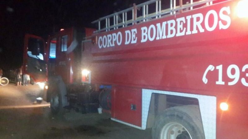 Rolim de Moura - Após desentendimento, homem ateia fogo na casa da namorada Rolim de Moura - Após desentendimento, homem ateia fogo na casa da namorada